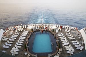 fred olsen cruise lines balmoral pool 2014.jpg